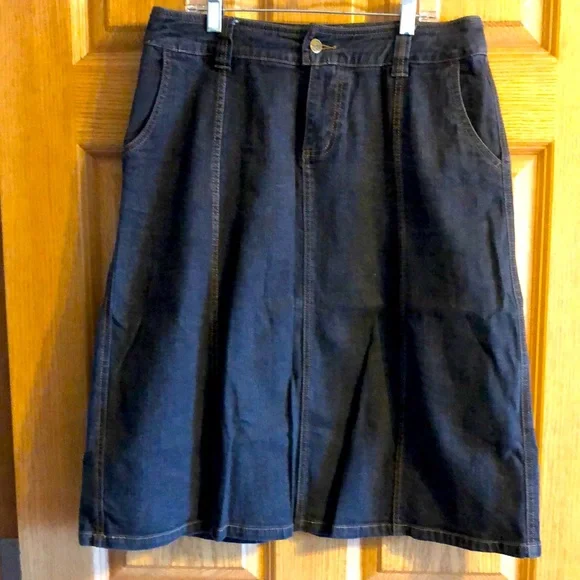 Woolrich black denim skirt size 6. - Picture 1 of 7